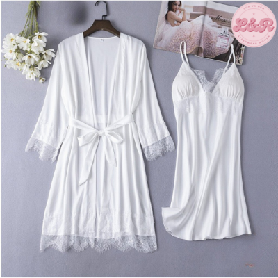 Set áo choàng ngủ và đầm phối ren. 