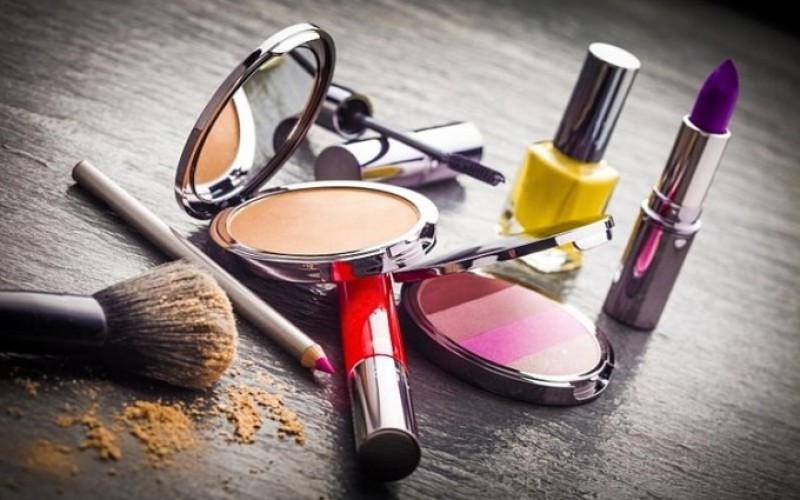 PHOENIX SHOP Viêm da, phồng rộp môi sau dùng mỹ phẩm secondhand